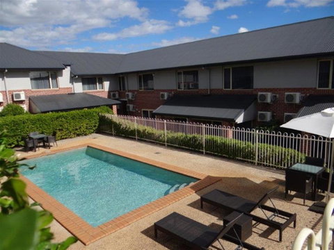 Ambassador On Ruthven - Accommodation Broome 26