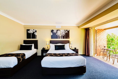 Ambassador On Ruthven - Accommodation Broome 15