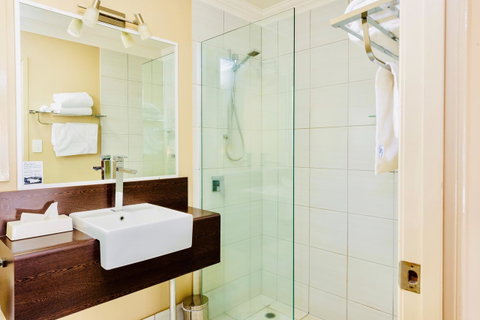 Ambassador On Ruthven - Accommodation Broome 23