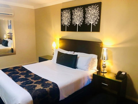 Ambassador On Ruthven - Accommodation Broome 41
