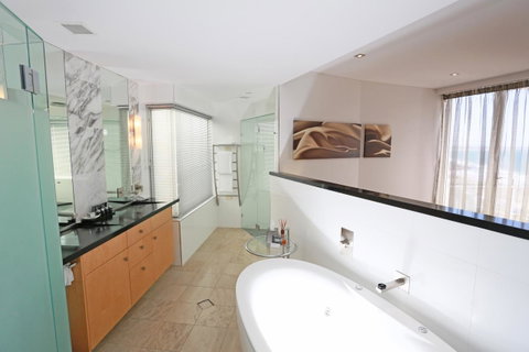 Oceans Mooloolaba - Accommodation Broome 2