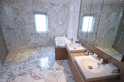 Oceans Mooloolaba - Accommodation Broome 34