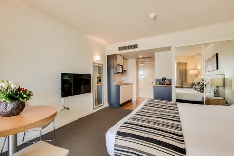 Central Cosmo Apartment Hotel - Accommodation Broome 4