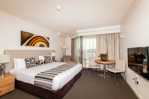 Central Cosmo Apartment Hotel - Accommodation Broome 1