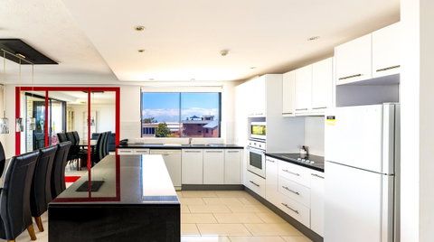 Burgess @ Kings Beach Apartments - Accommodation Broome 13