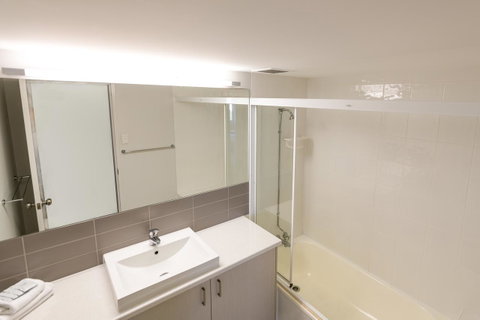 Burgess @ Kings Beach Apartments - Accommodation Broome 36