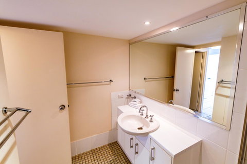 Burgess @ Kings Beach Apartments - Accommodation Broome 2