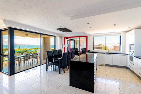 Burgess @ Kings Beach Apartments - Accommodation Broome 12