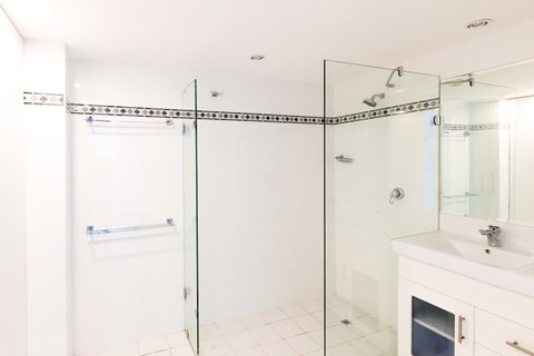 Burgess @ Kings Beach Apartments - Accommodation Broome 9