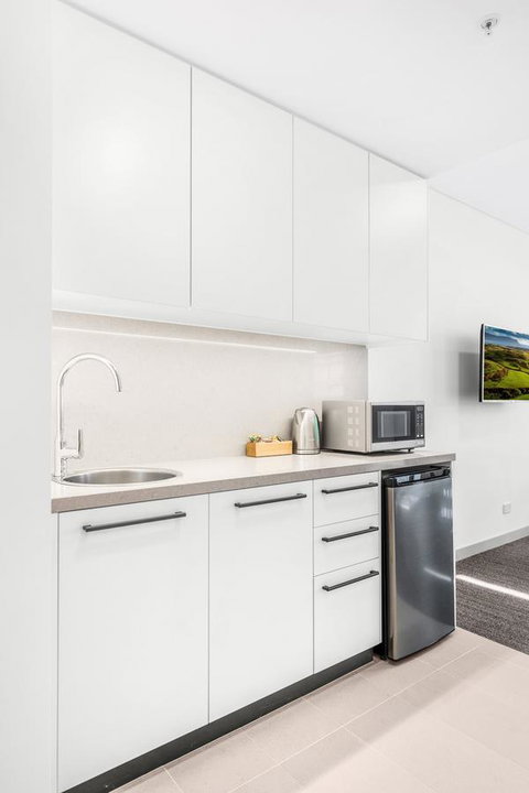 Essence Suites Taringa - Accommodation Broome 33