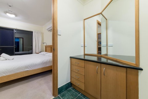 Paradise Penthouse At Waves - Airlie Beach - Accommodation Broome 23