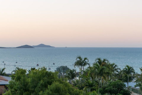Paradise Penthouse At Waves - Airlie Beach - Accommodation Broome 30