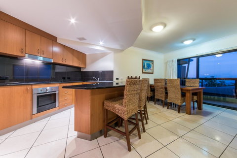 Paradise Penthouse At Waves - Airlie Beach - Accommodation Broome 4
