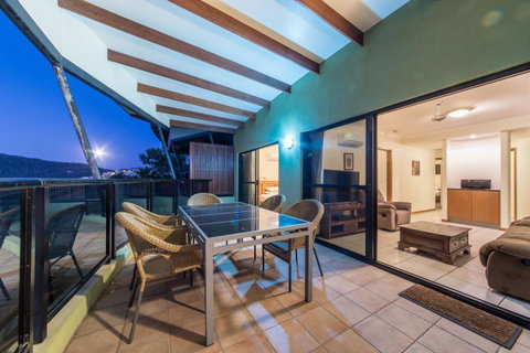 Paradise Penthouse At Waves - Airlie Beach - Accommodation Broome 27
