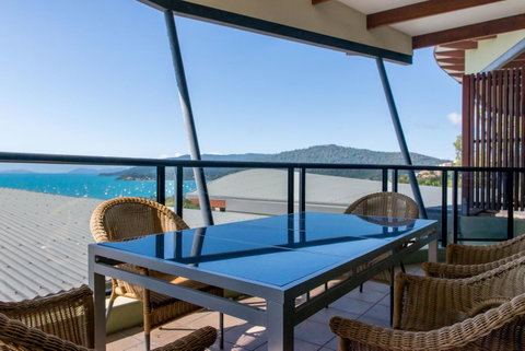 Paradise Penthouse At Waves - Airlie Beach - Accommodation Broome 25