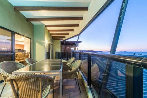 Paradise Penthouse At Waves - Airlie Beach - Accommodation Broome 28