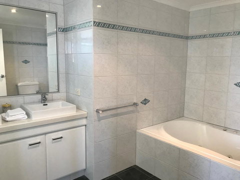 Rainbow Bay Resort Holiday Apartments - Accommodation Broome 5