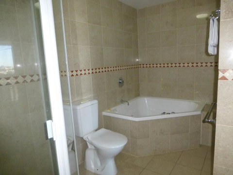 The Oasis Apartments - Accommodation Broome 19
