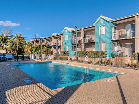 Waters Edge Apartment With Jetty - Accommodation Broome 1