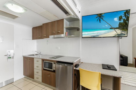 Waters Edge The Strand - Accommodation Broome 3