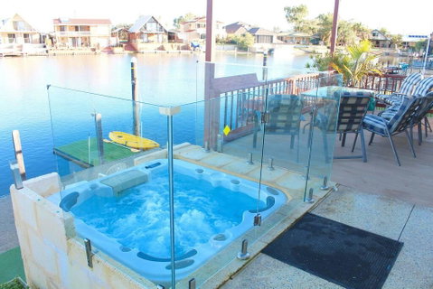 Waterside Resort Style - Accommodation Broome 0