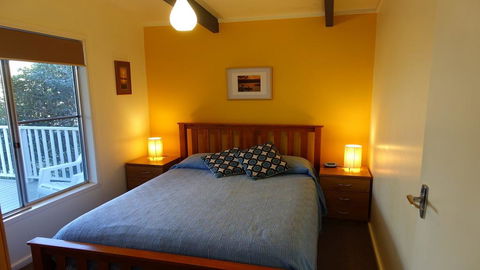 Wonky Pine Beach House, NARRWALLEE- 4 Bedroom - Accommodation Broome 3