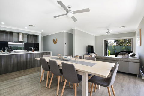 Wowly Waters - Pet Friendly - 1 Min Walk To Beach - Accommodation Broome 2