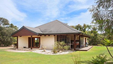 Yallingup Retreat - Accommodation Broome 0