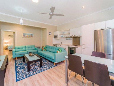 Yamba Daze - Sunset - Pet Friendly - Accommodation Broome 1