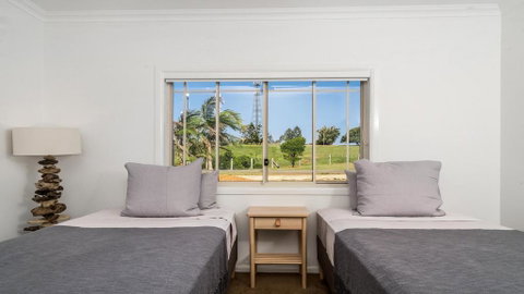 Your Luxury Escape - Byron Sunset Breeze - Accommodation Broome 2