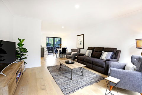 Zen @ Culburra - Pet Friendly - 8 Mins To Beach - Accommodation Broome 1