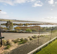 Serenity and sweeping Murray River views - Accommodation Broome