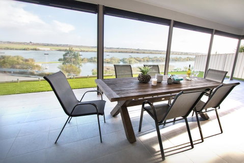 Serenity And Sweeping Murray River Views - Accommodation Broome 1