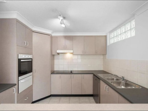 A 3 Bedders Close To Everything - Accommodation Broome 3