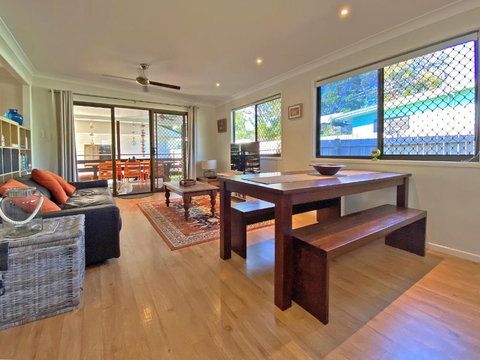A AMITY BEACH BABY - Accommodation Broome 3