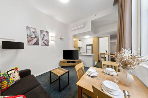 A Chic Apartment On Bourke St Near Chinatown - Accommodation Broome 2