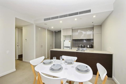 A Comfy Albert Park Apt Next To Grand Prix Circuit - Accommodation Broome 1