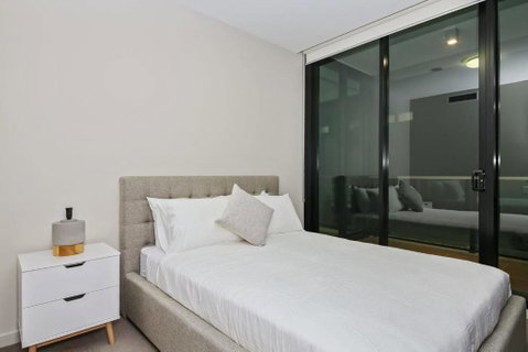 A Comfy Albert Park Apt Next To Grand Prix Circuit - Accommodation Broome 3