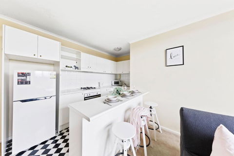 A Comfy & Cozy Apt In Clifton Hill FREE Parking - Accommodation Broome 3