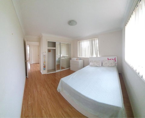 A Cosy Private Bedroom For You (2) - Accommodation Broome 0