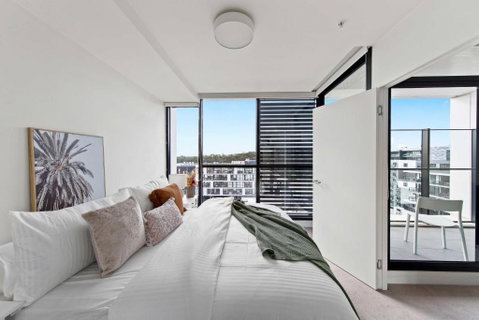 A Cozy & Plush 2BR Apt Next To The Yarra River - Accommodation Broome 0