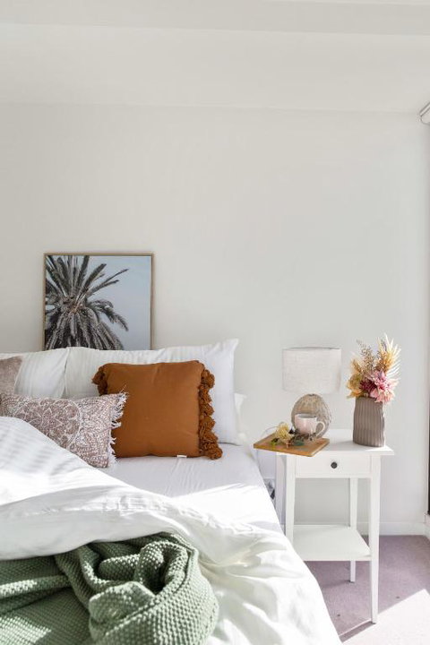 A Cozy & Plush 2BR Apt Next To The Yarra River - Accommodation Broome 4
