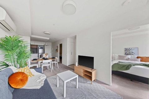 A Cozy & Plush 2BR Apt Next To The Yarra River - Accommodation Broome 1