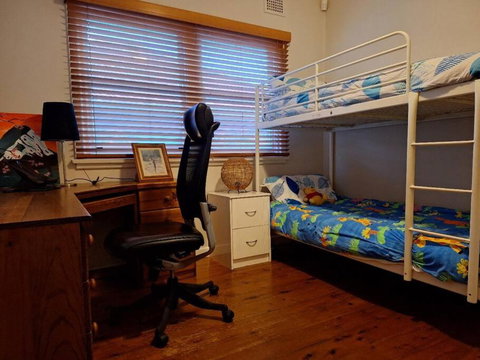 A Rosy House In Roselands - Accommodation Broome 2