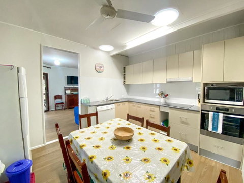 A Yearenda - Water Views -3BR - Steps To The Beach - Accommodation Broome 4