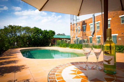 Abernethy House & Cottage - Accommodation Broome 3