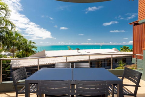 Absolute Airlie - Accommodation Broome 0