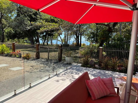 Absolute Beachfront 2 Bedroom Luxury Holiday Apartment - Accommodation Broome 1