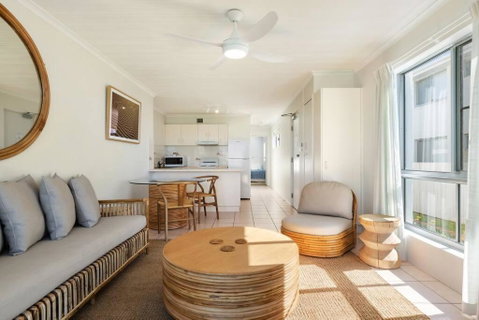 Absolute Beachfront Apartment 11B - Accommodation Broome 2