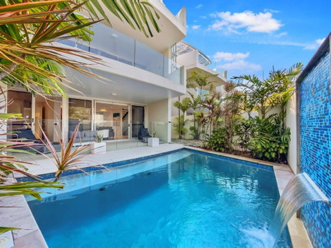Absolute Beachfront Beach House With Amazing Views - Accommodation Broome 0